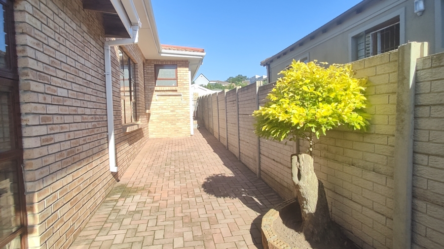 3 Bedroom Property for Sale in Kamma Heights Eastern Cape